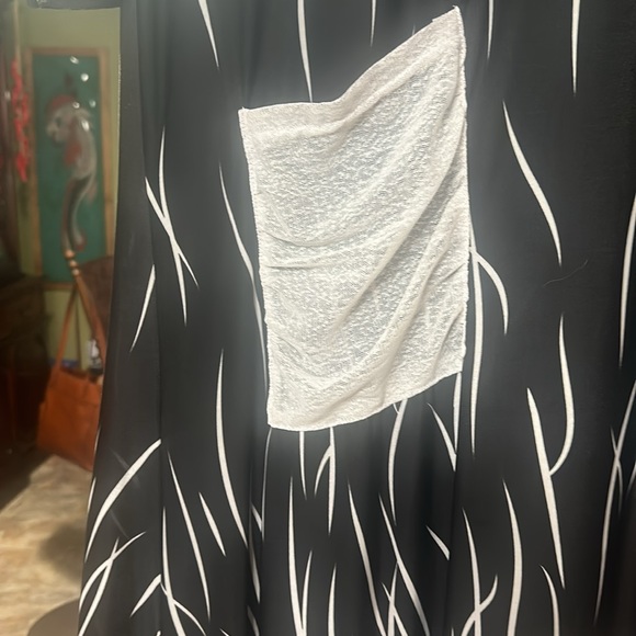 Beautiful dress from small boutique sexy and adorable - Picture 5 of 8